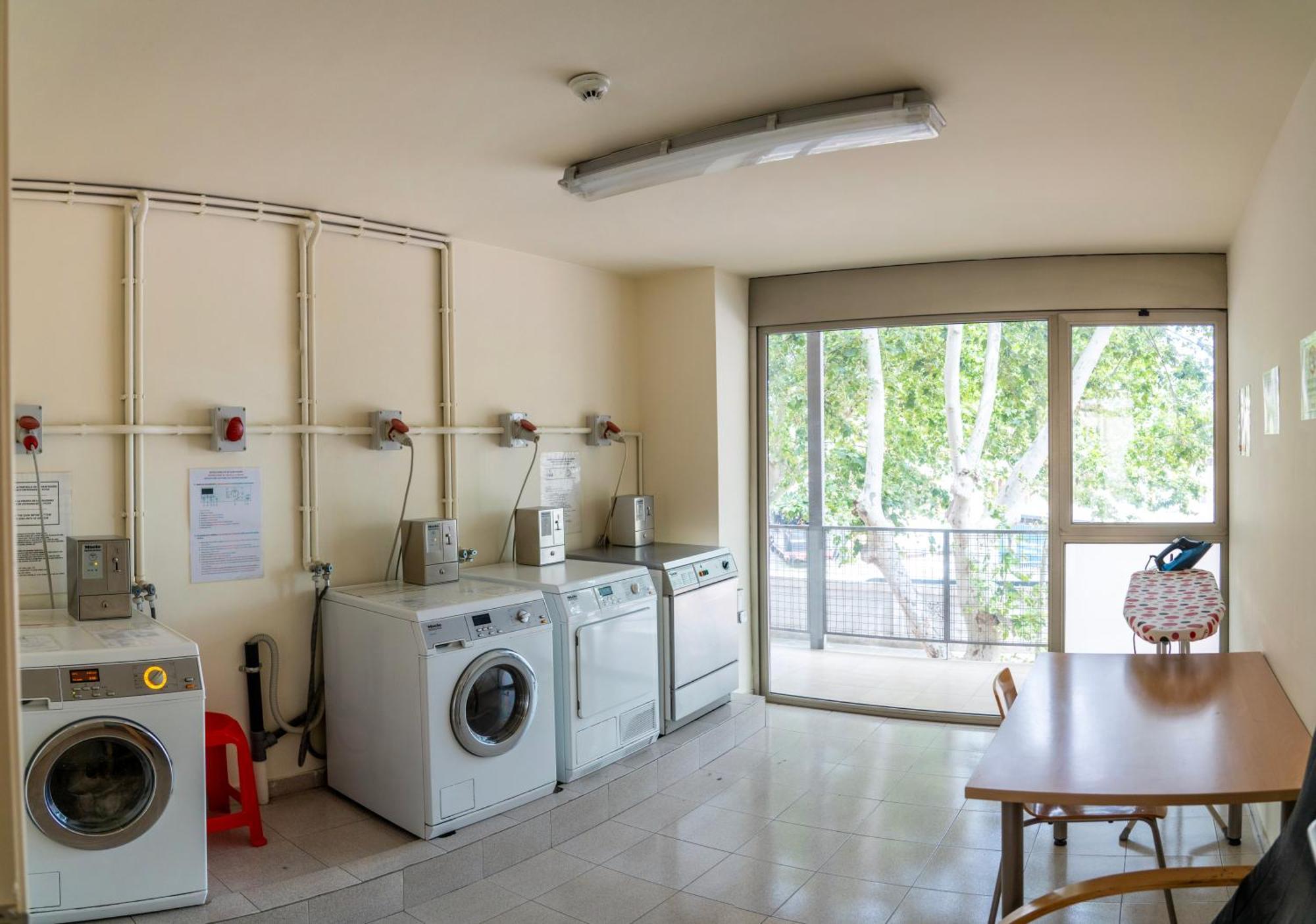 Turistics Residencia Nova * Vilanova i la Geltrú